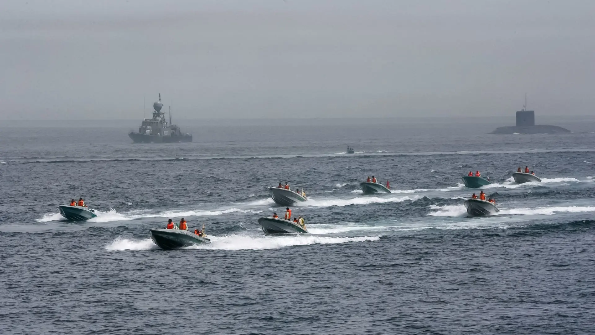 مع تصاعد أزمة مضيق هرمز.. دول أوروبية تفاوض إيران لتمرير سفنها بأمان